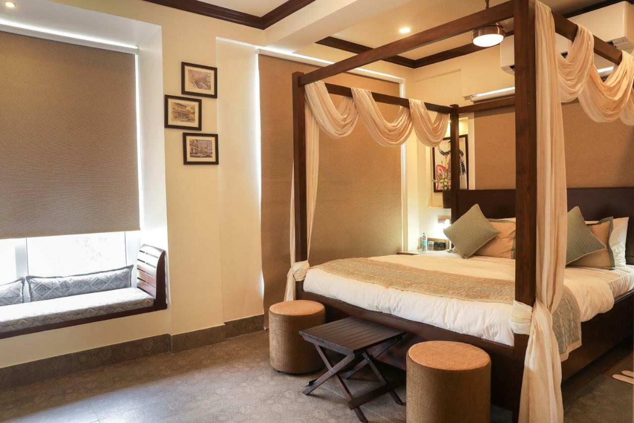 The Mandeville * Kolkata